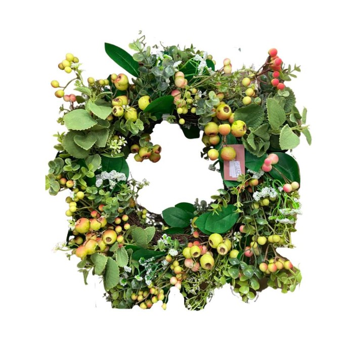 Berrie & Foliage Wreath 22”
